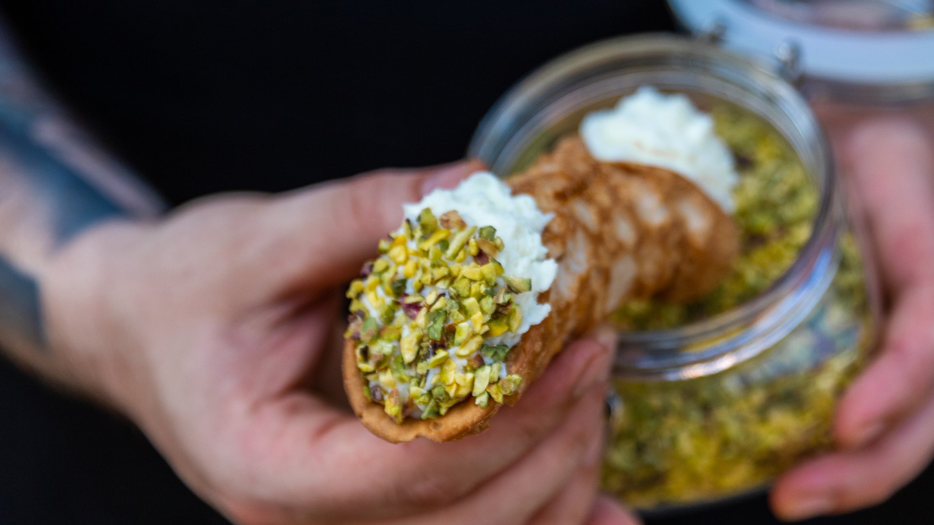 Cannolo Pastry 101 | What are Cannoli? 